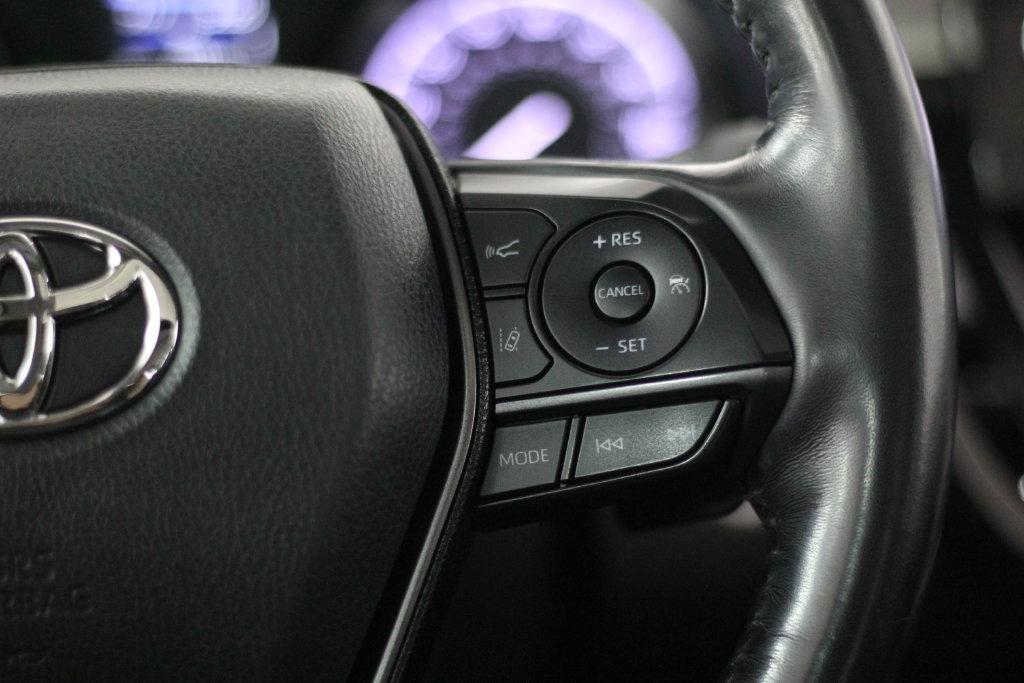 Toyota Camry Hybrid SE CVT (Natl) 2022
