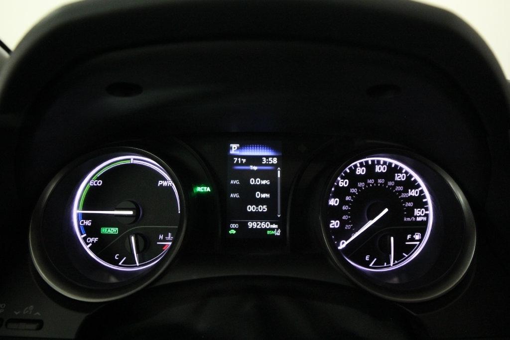 Toyota Camry Hybrid SE CVT (Natl) 2022