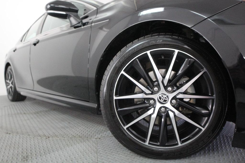 Toyota Camry Hybrid SE CVT (Natl) 2022