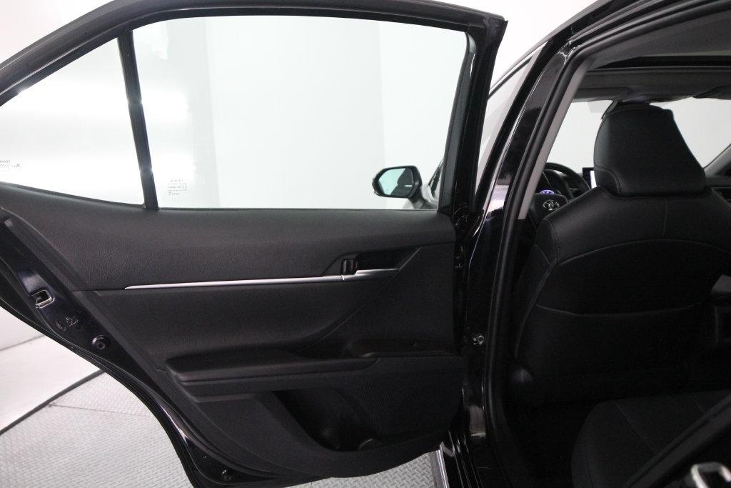 Toyota Camry Hybrid SE CVT (Natl) 2022