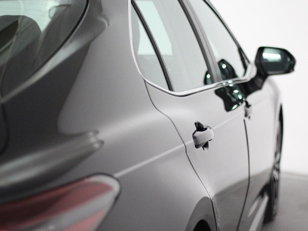 Toyota Camry Hybrid SE CVT (Natl) 2022