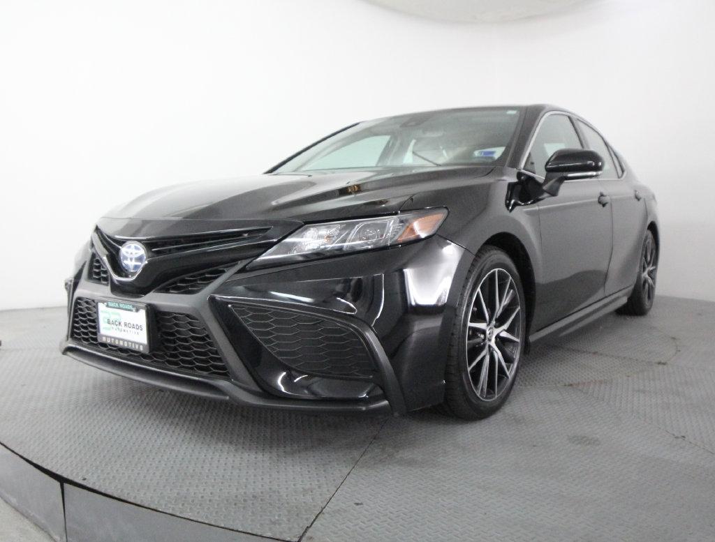 Toyota Camry Hybrid SE CVT (Natl) 2022