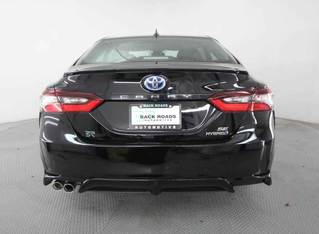 Toyota Camry Hybrid SE CVT (Natl) 2022