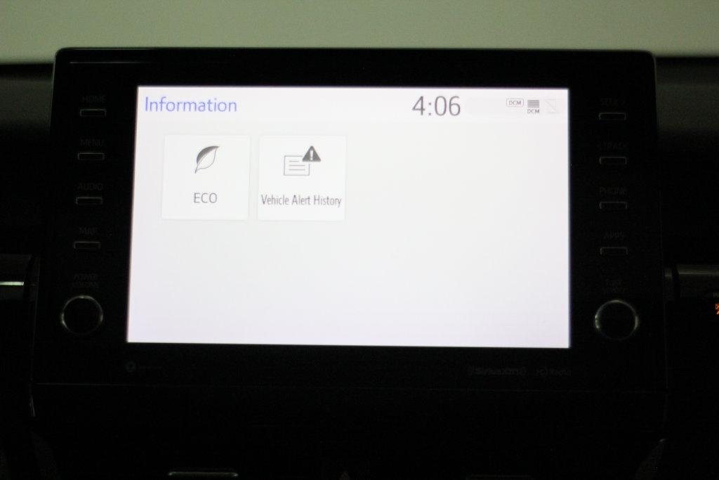 Toyota Camry Hybrid SE CVT (Natl) 2022