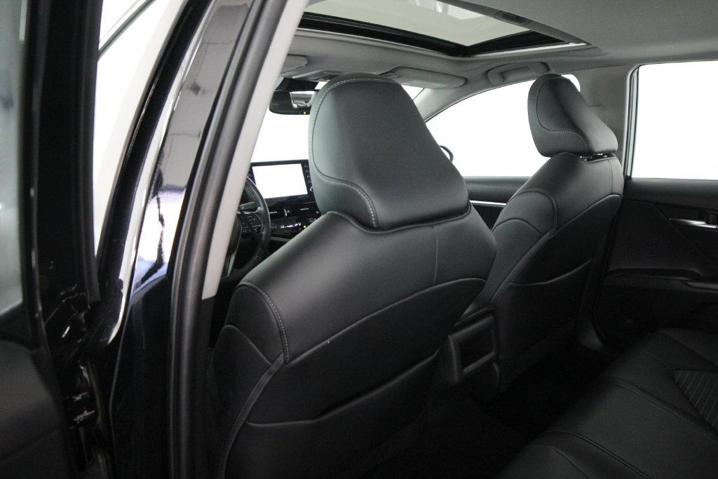 Toyota Camry Hybrid SE CVT (Natl) 2022