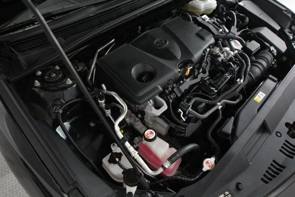 Toyota Camry Hybrid SE CVT (Natl) 2022