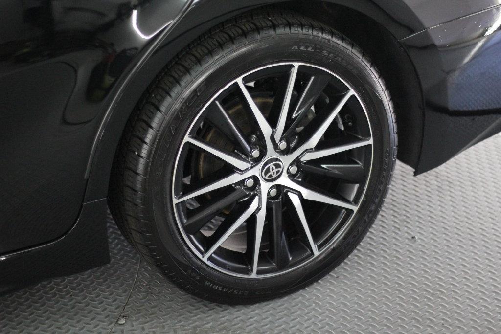 Toyota Camry Hybrid SE CVT (Natl) 2022