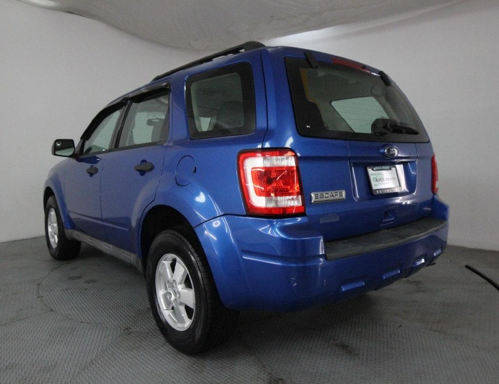Ford Escape FWD 4dr XLS 2011