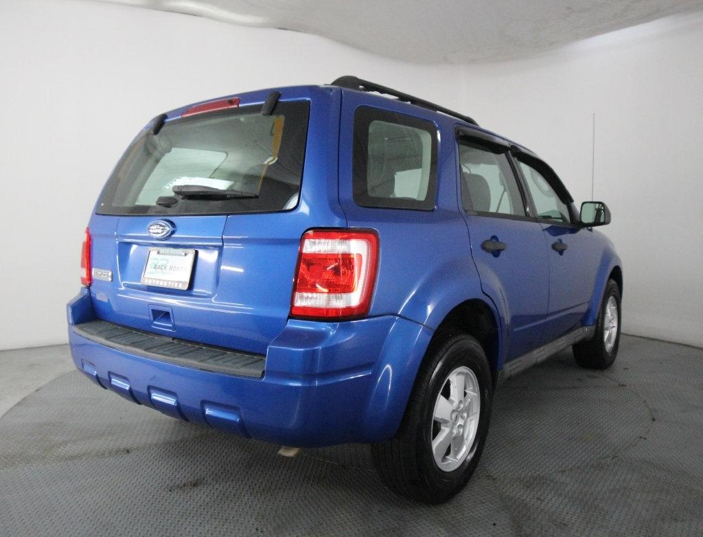 Ford Escape FWD 4dr XLS 2011