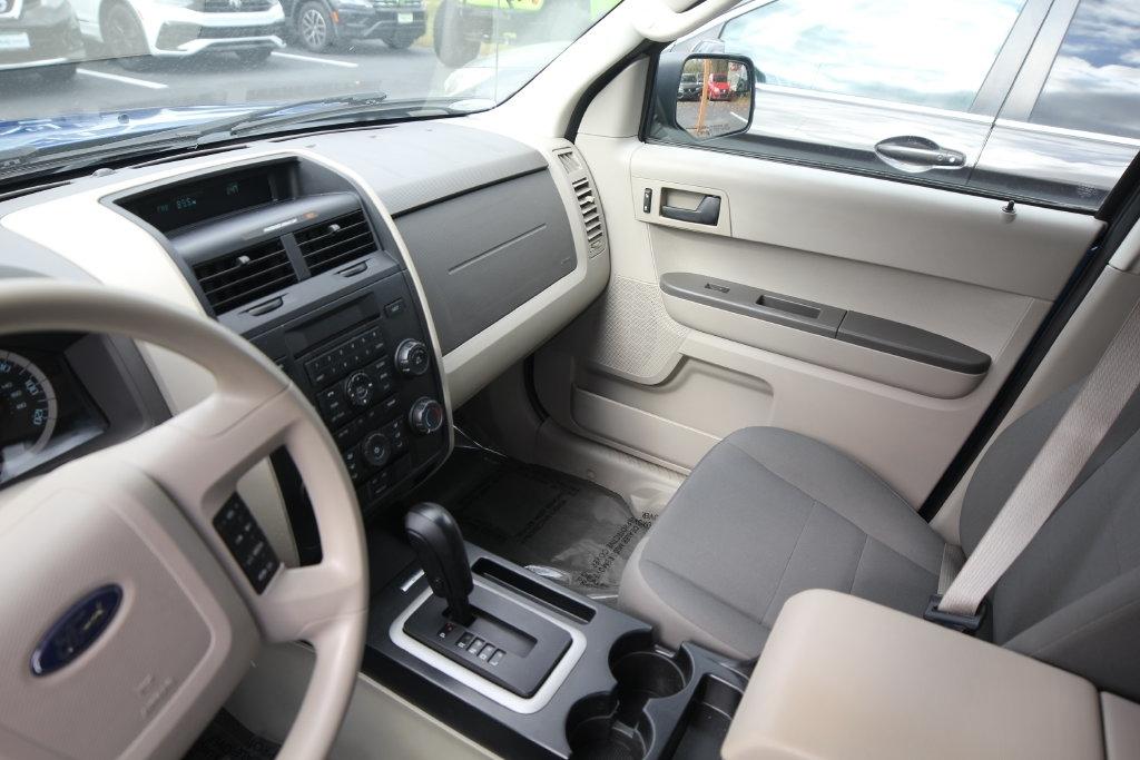 Ford Escape FWD 4dr XLS 2011