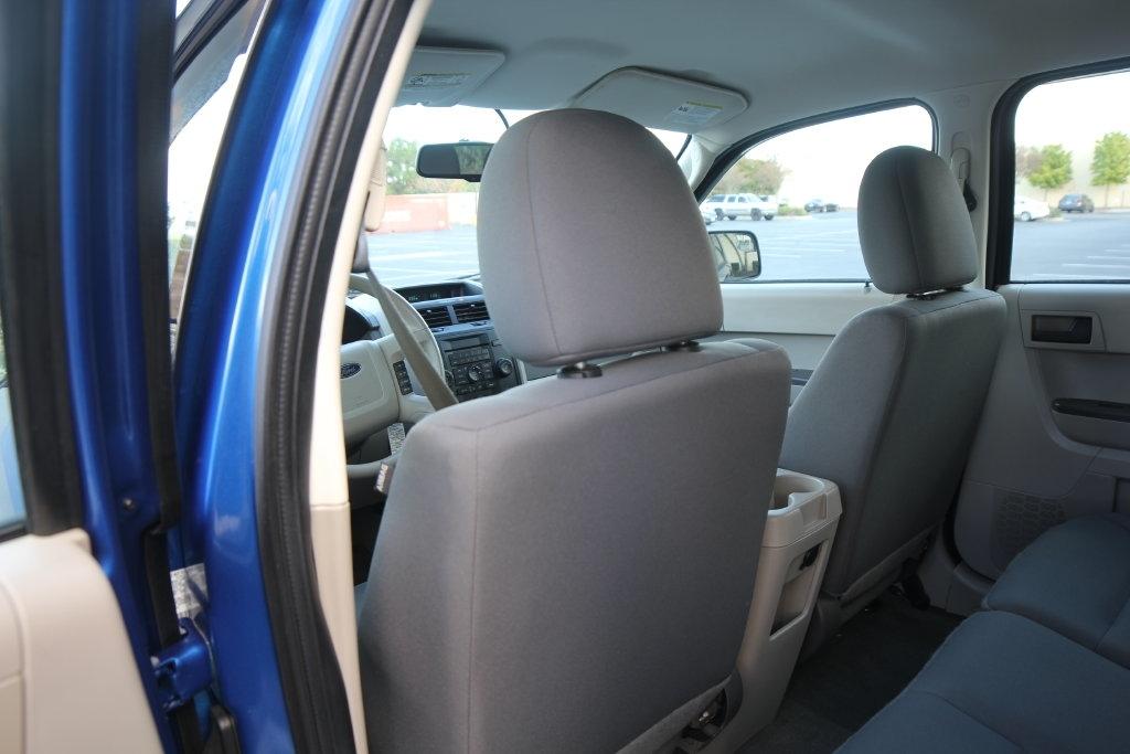 Ford Escape FWD 4dr XLS 2011
