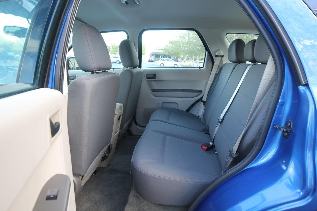 Ford Escape FWD 4dr XLS 2011
