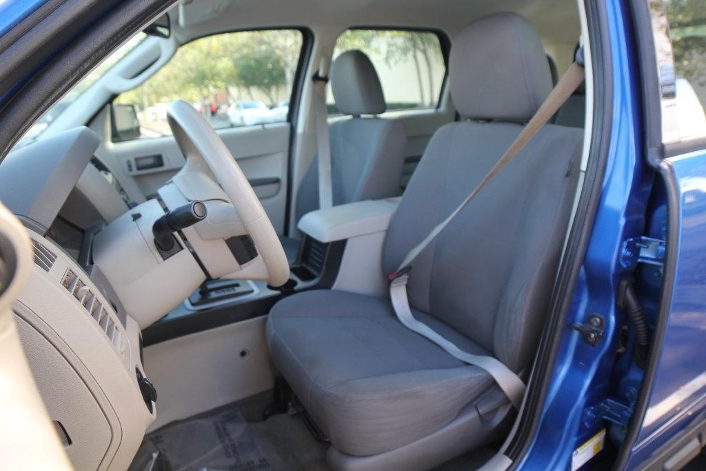Ford Escape FWD 4dr XLS 2011