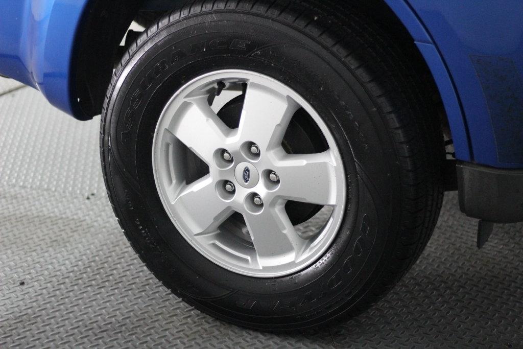 Ford Escape FWD 4dr XLS 2011