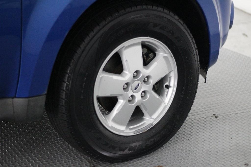 Ford Escape FWD 4dr XLS 2011