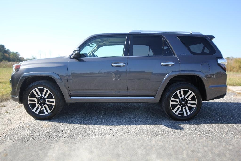 Toyota 4Runner Limited 4WD (Natl) 2022