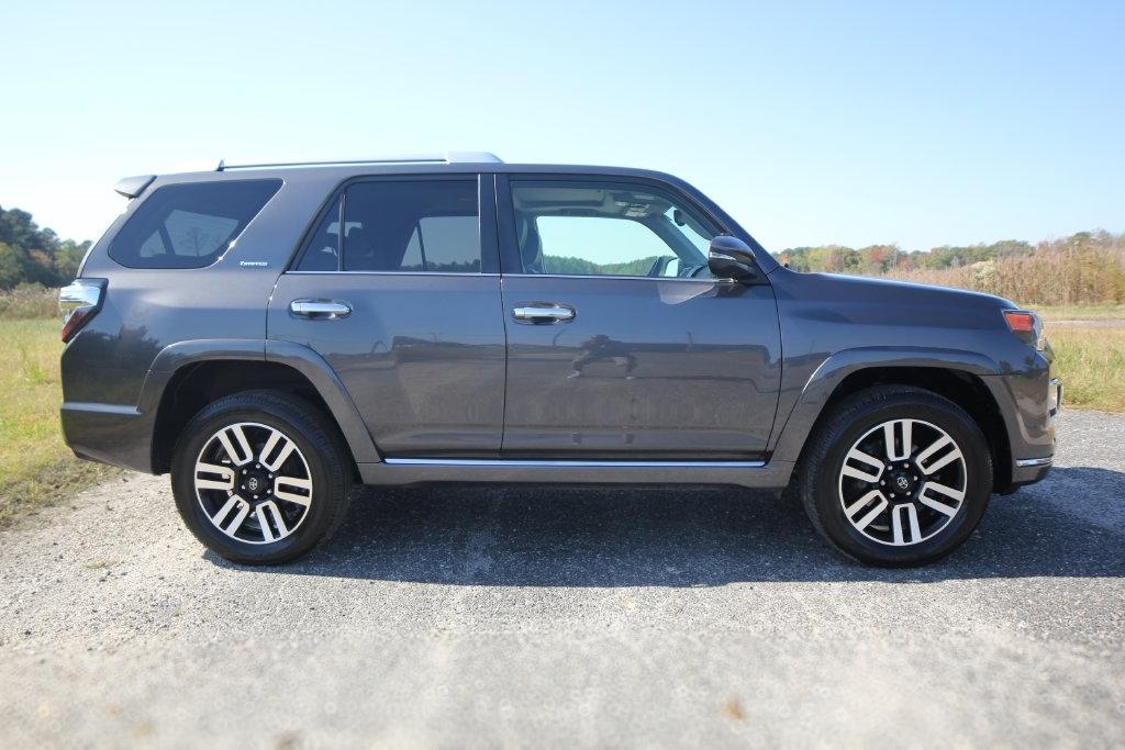 Toyota 4Runner Limited 4WD (Natl) 2022