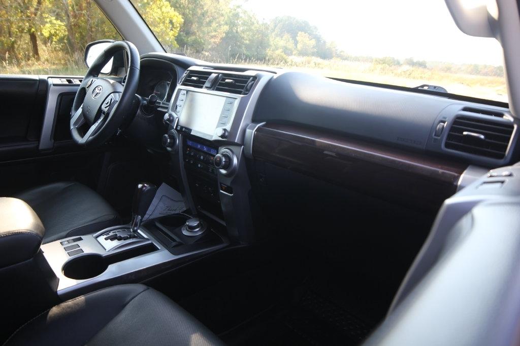 Toyota 4Runner Limited 4WD (Natl) 2022