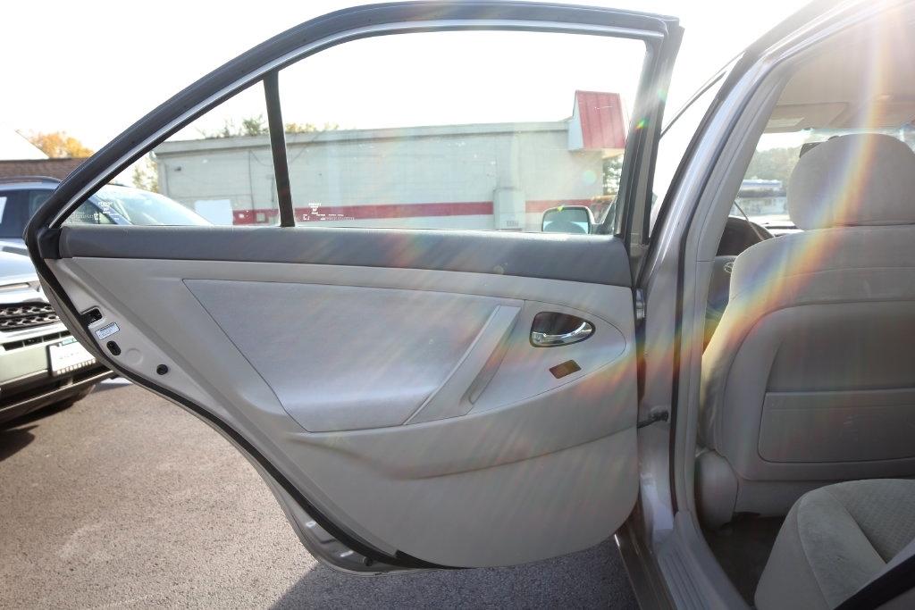 Toyota Camry 4dr Sdn I4 Auto XLE (Natl) 2007