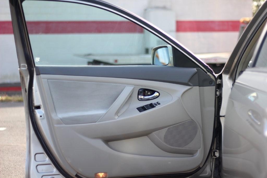 Toyota Camry 4dr Sdn I4 Auto XLE (Natl) 2007