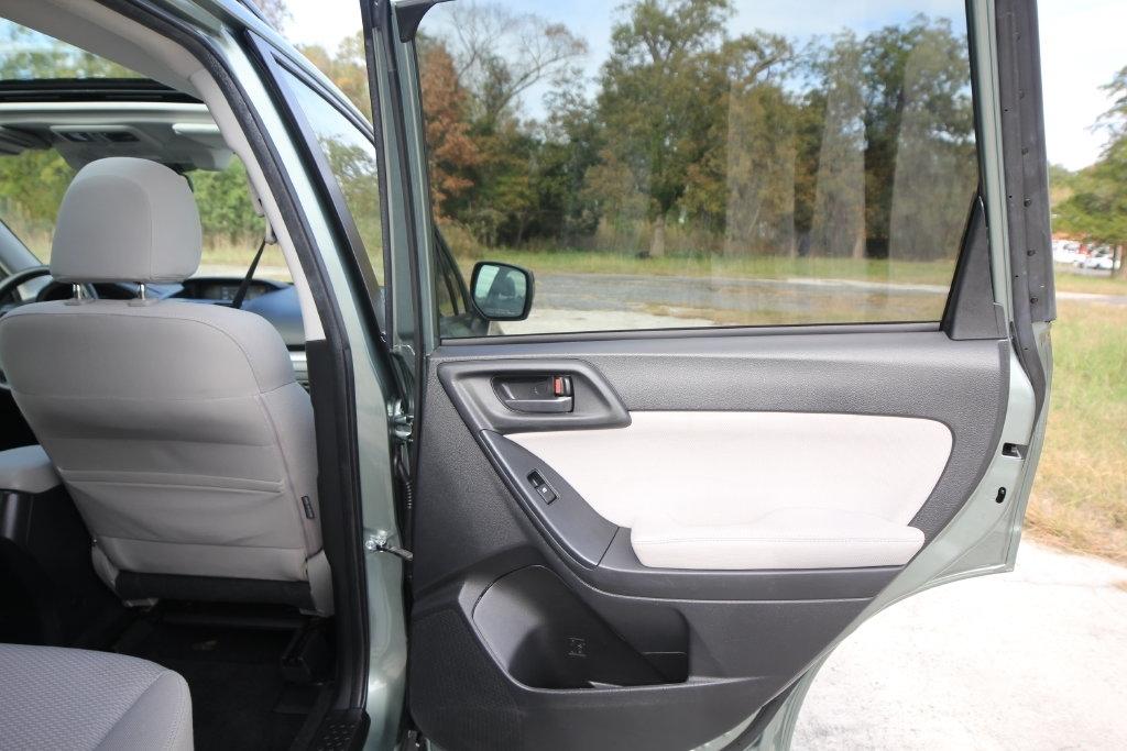 Subaru Forester 4dr CVT 2.5i Premium PZEV 2015