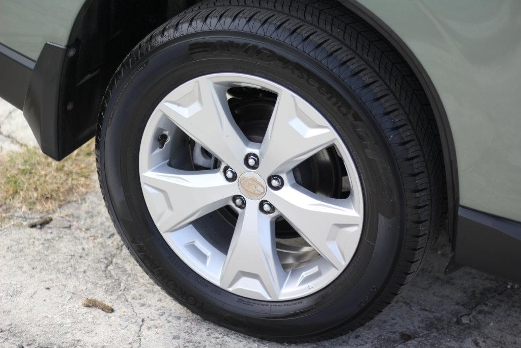 Subaru Forester 4dr CVT 2.5i Premium PZEV 2015