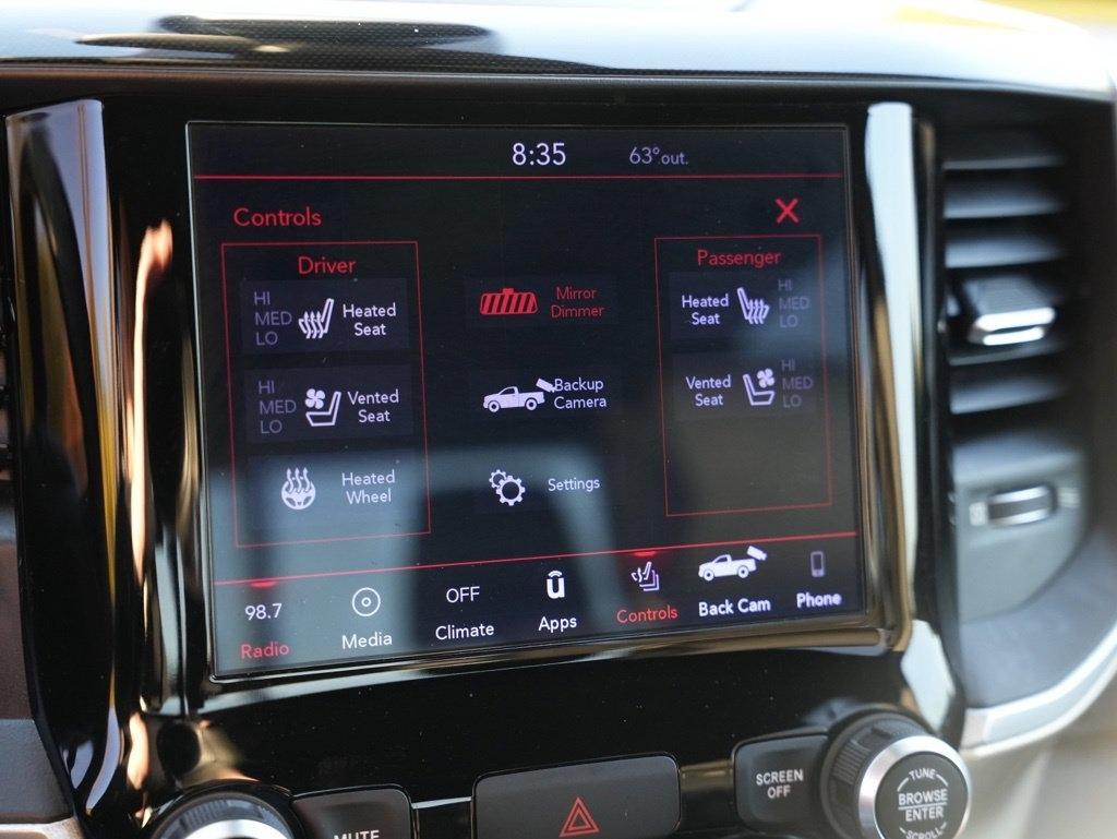 RAM 1500 Laramie 4x2 Quad Cab 6'4" Box 2019