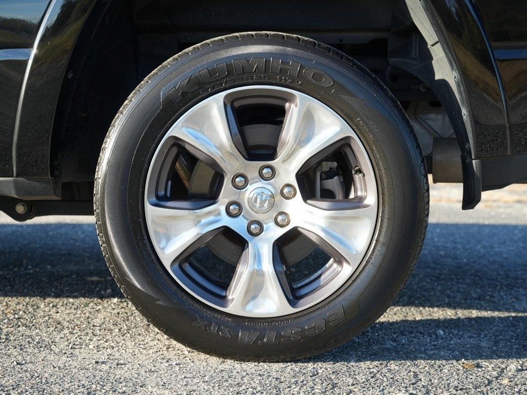 RAM 1500 Laramie 4x2 Quad Cab 6'4" Box 2019