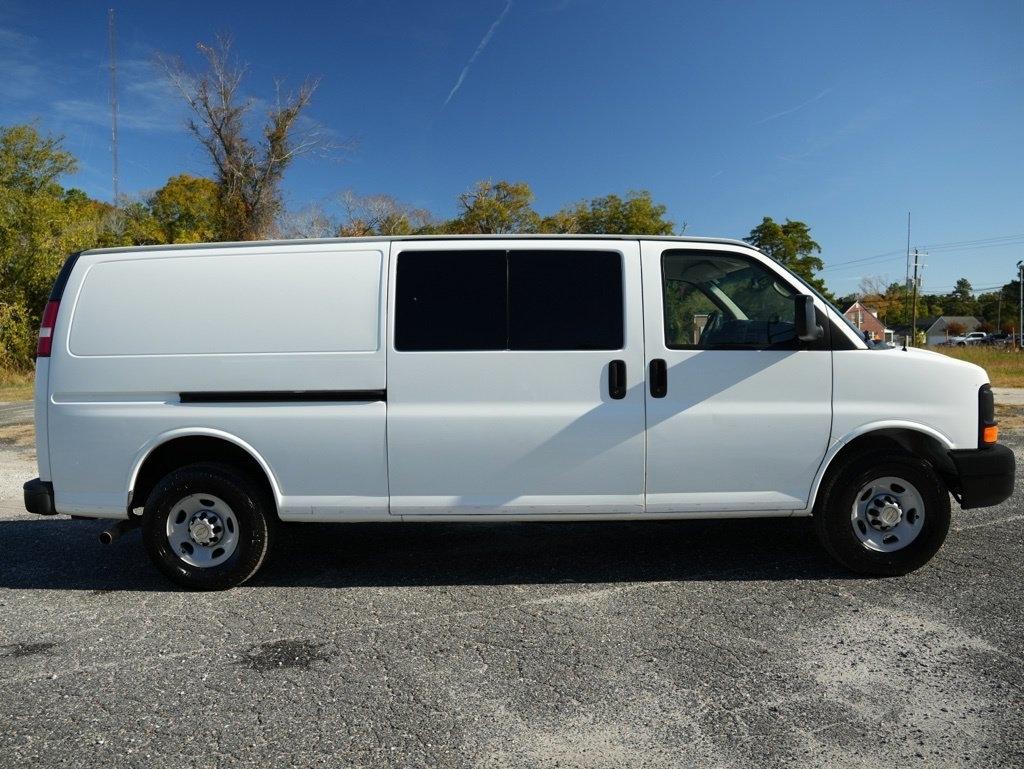 Chevrolet Express Cargo Van RWD 2500 155" 2013