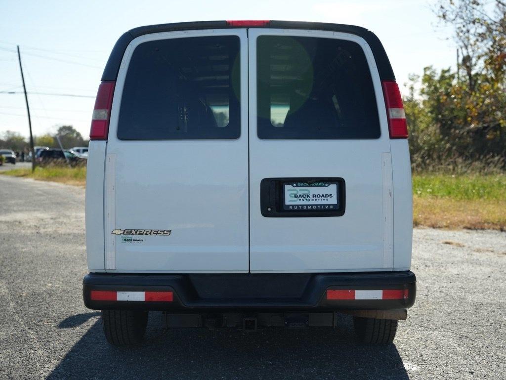 Chevrolet Express Cargo Van RWD 2500 155" 2013