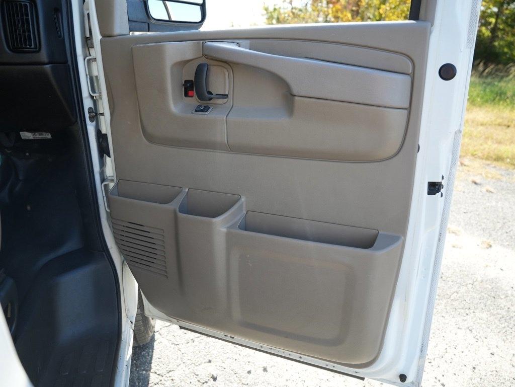 Chevrolet Express Cargo Van RWD 2500 155" 2013