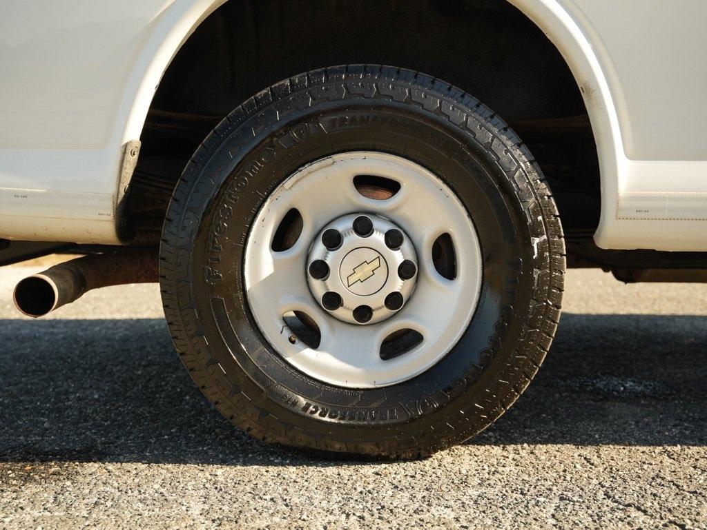 Chevrolet Express Cargo Van RWD 2500 155" 2013