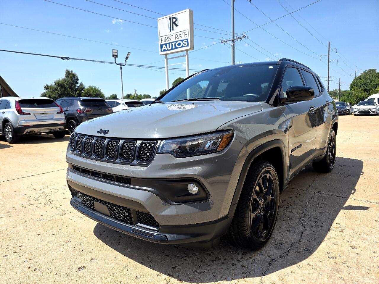 2023 Jeep Compass Altitude photo 2