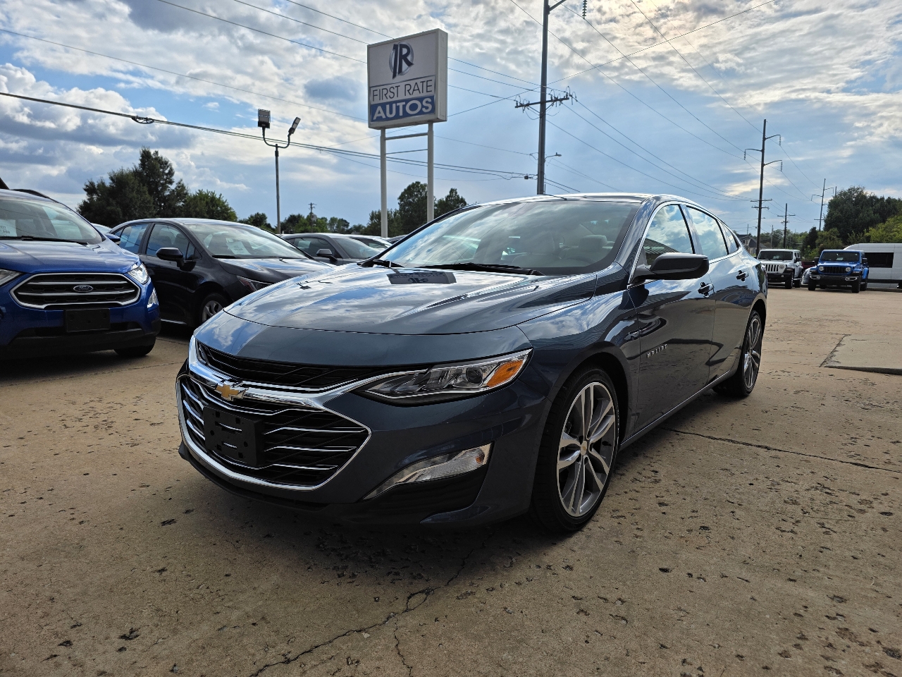 2024 Chevrolet Malibu Premier 2LT photo 3