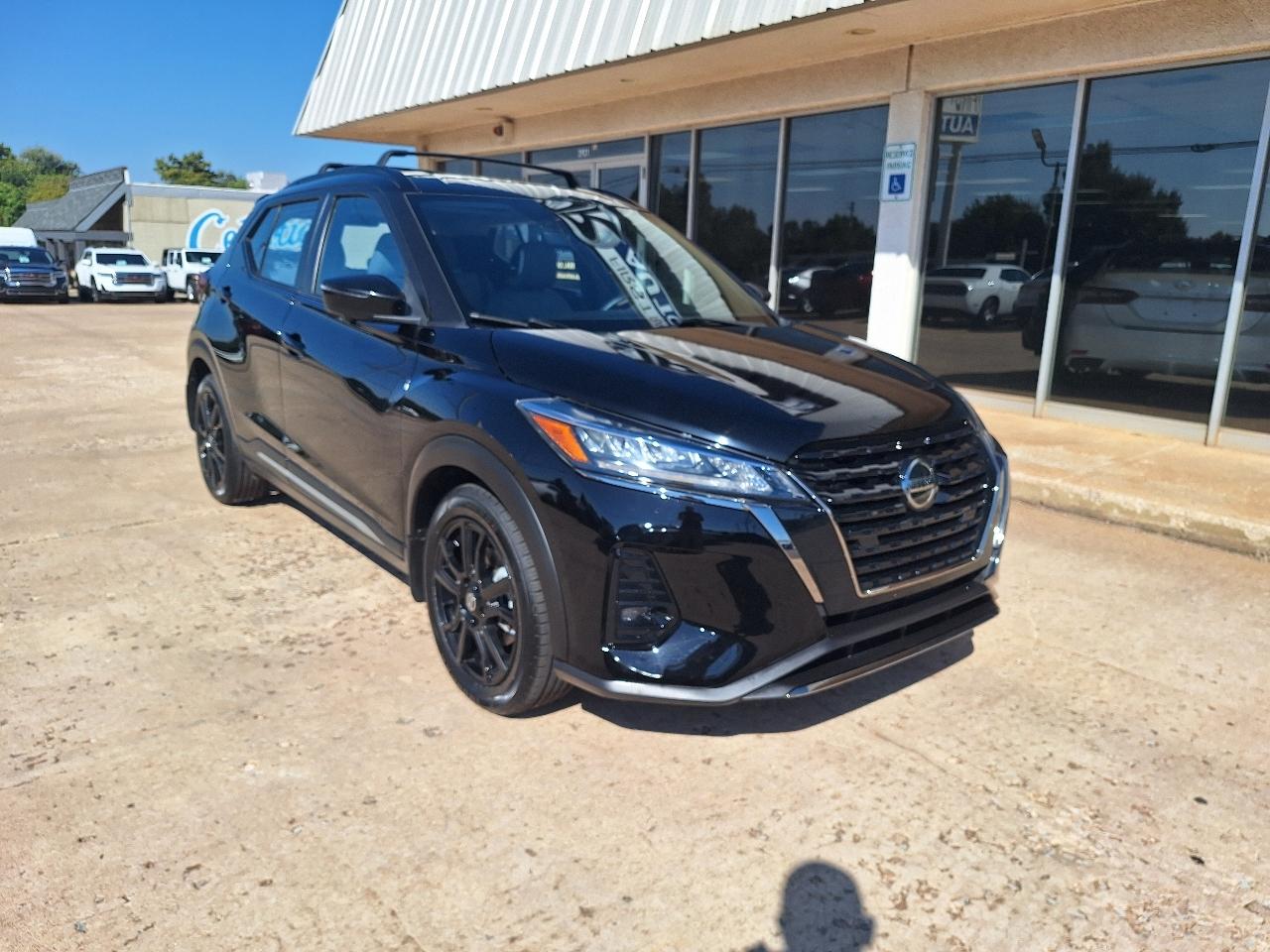 2021 Nissan Kicks SR FWD