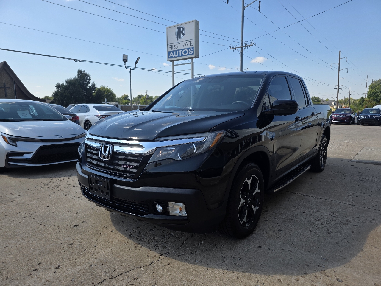 2019 Honda Ridgeline Sport photo 2