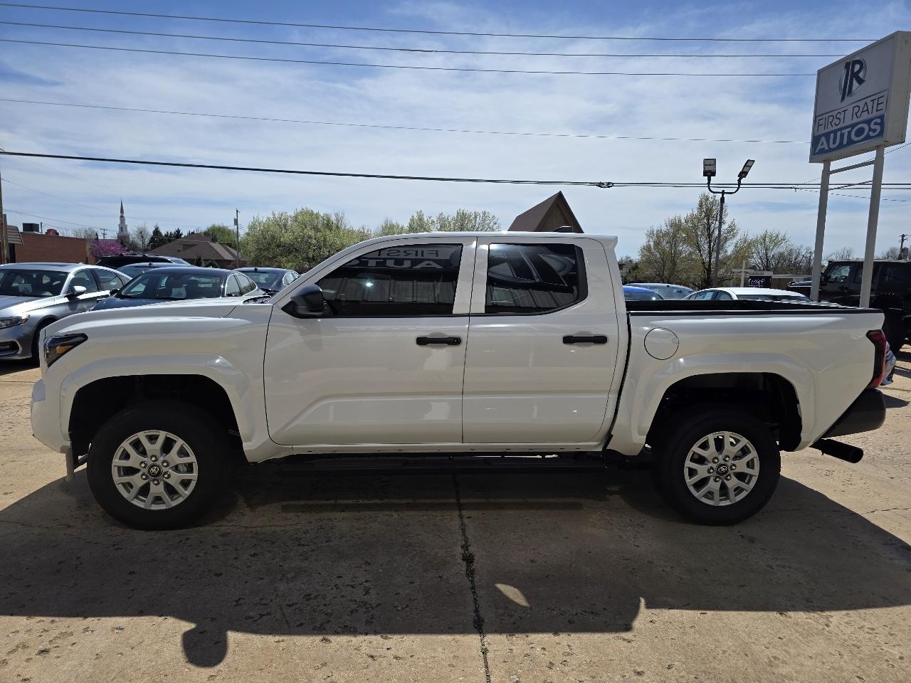 Toyota Tacoma 2WD SR Double Cab 5' Bed AT (Natl) 2025