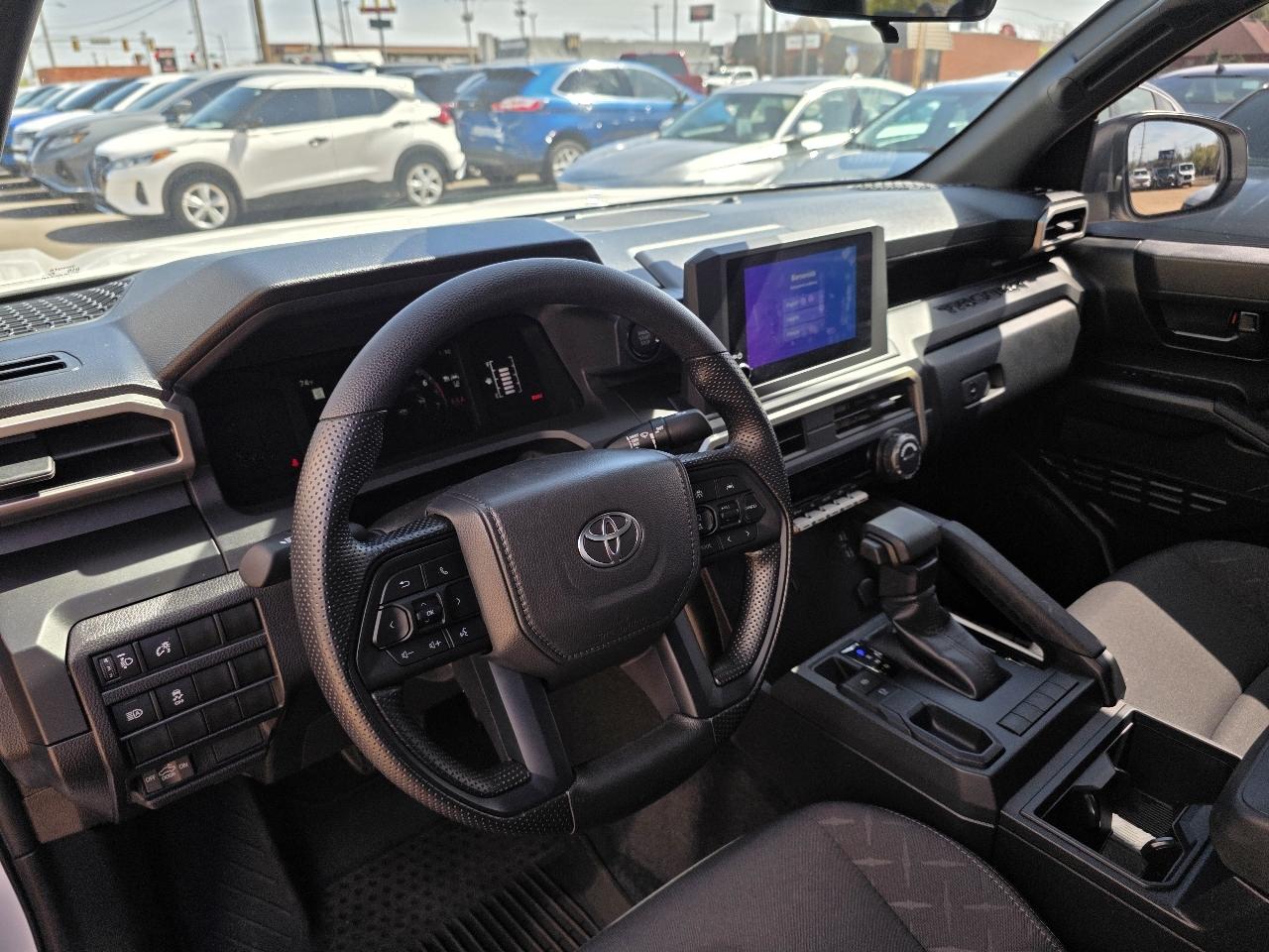 Toyota Tacoma 2WD SR Double Cab 5' Bed AT (Natl) 2025