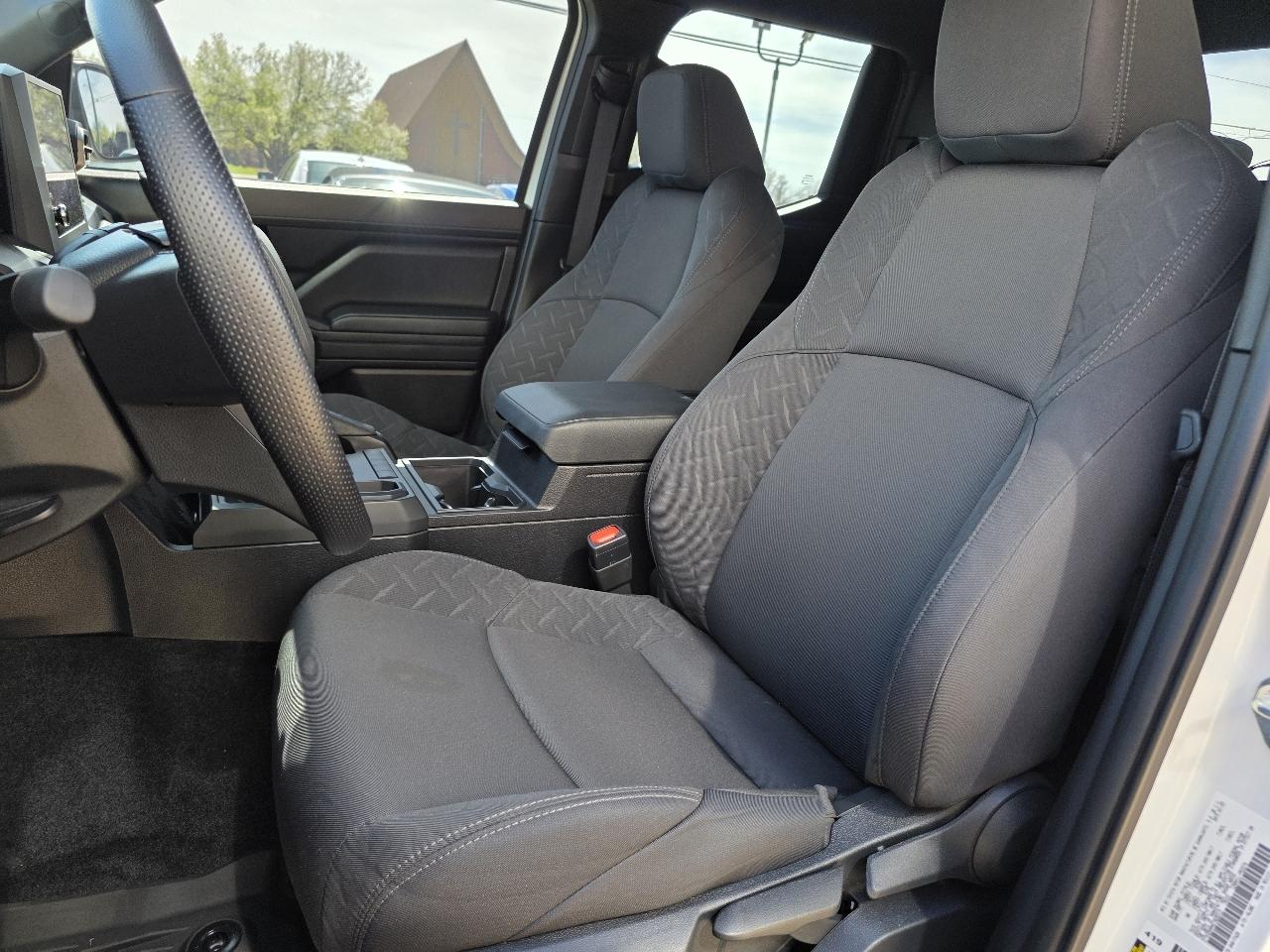 Toyota Tacoma 2WD SR Double Cab 5' Bed AT (Natl) 2025