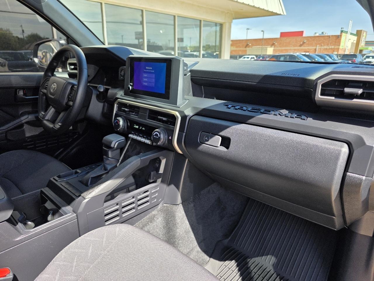 Toyota Tacoma 2WD SR Double Cab 5' Bed AT (Natl) 2025