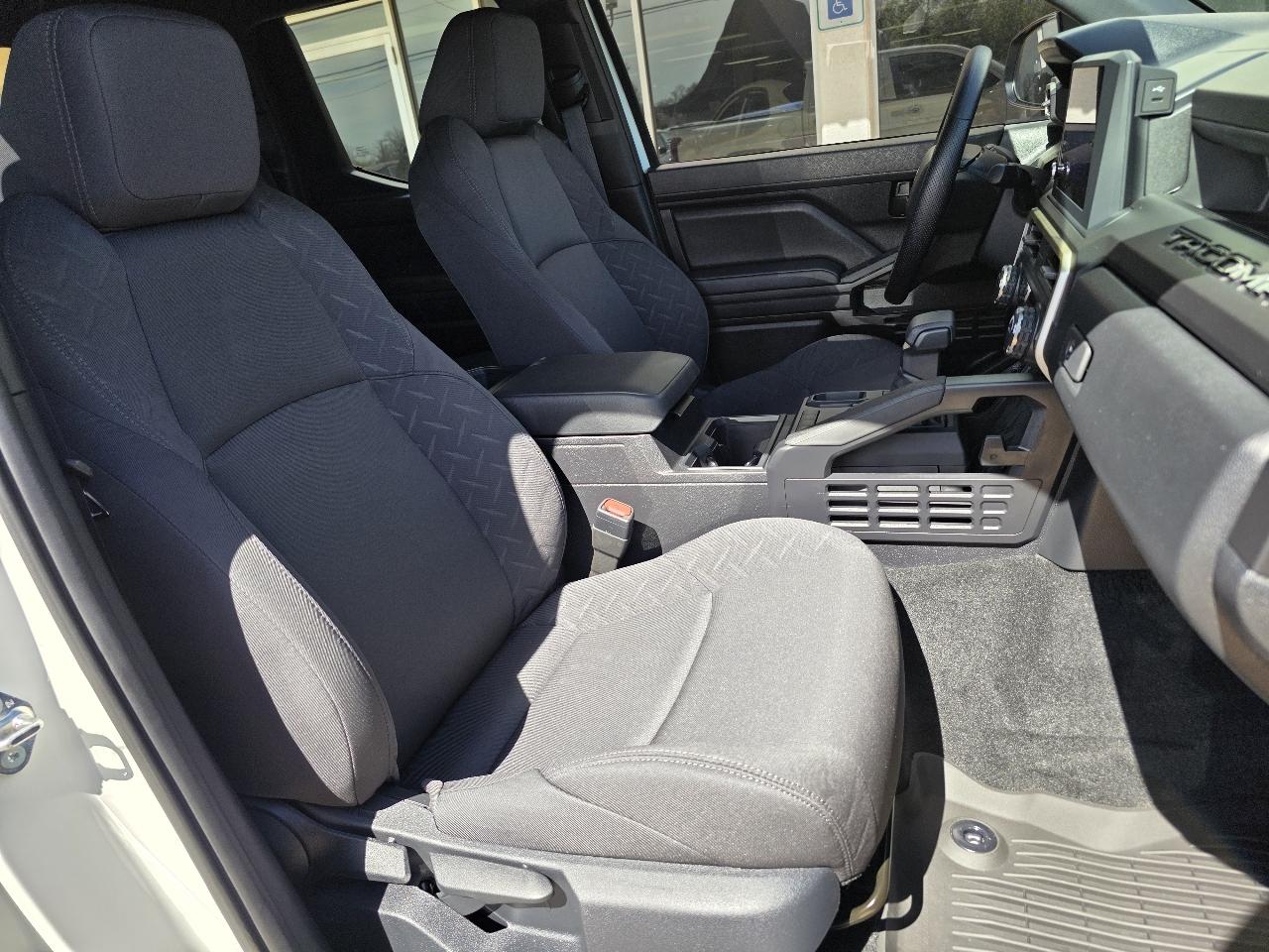 Toyota Tacoma 2WD SR Double Cab 5' Bed AT (Natl) 2025