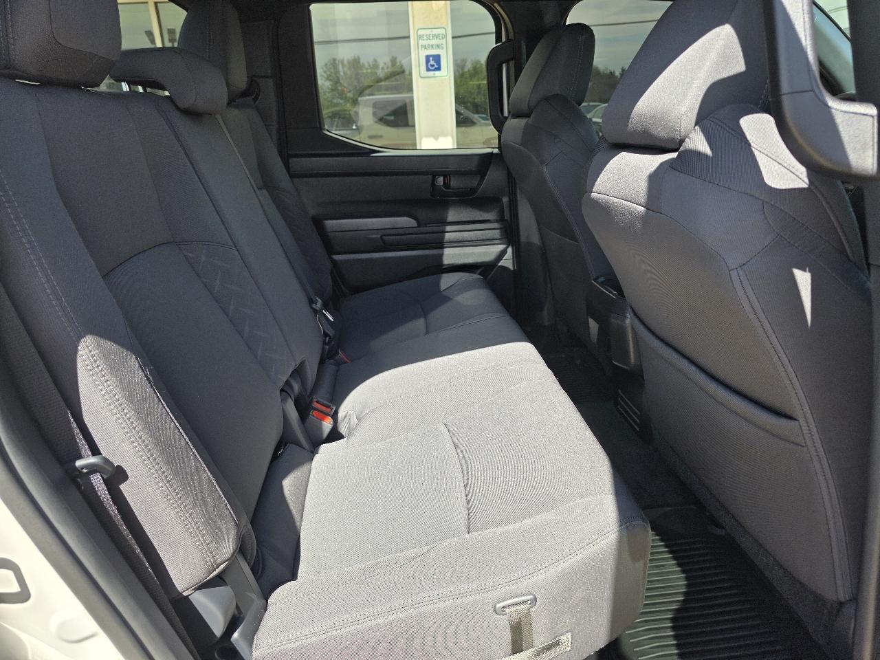 Toyota Tacoma 2WD SR Double Cab 5' Bed AT (Natl) 2025