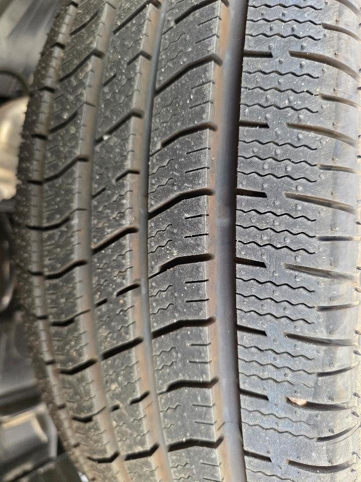 Toyota Tacoma 2WD SR Double Cab 5' Bed AT (Natl) 2025