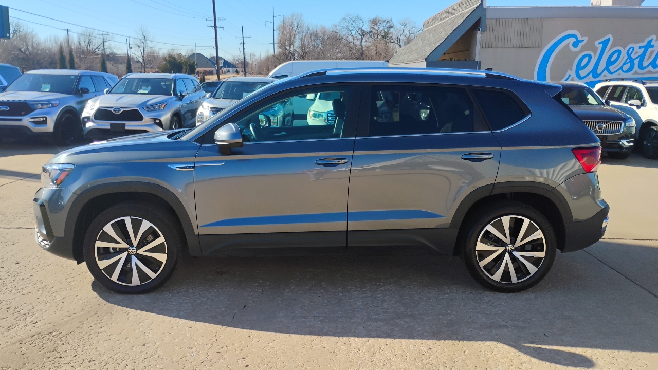 Volkswagen Taos SE FWD 2024