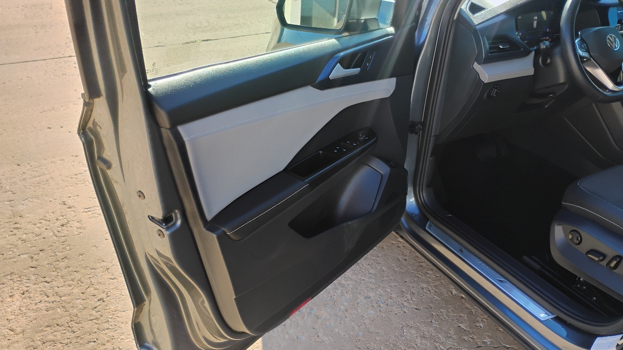 Volkswagen Taos SE FWD 2024