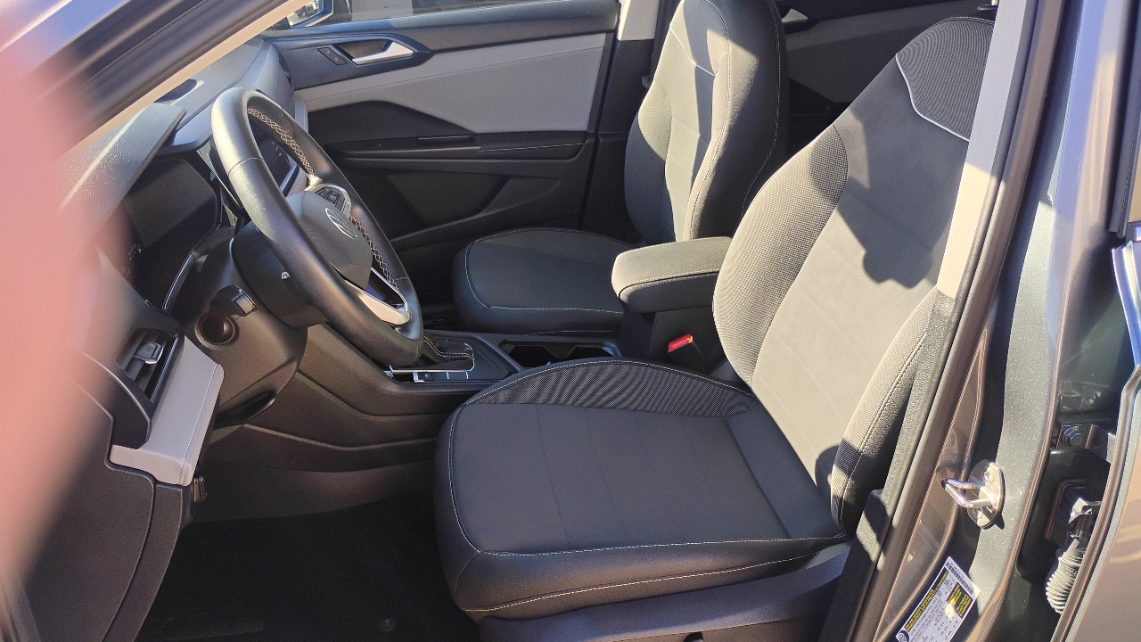 Volkswagen Taos SE FWD 2024