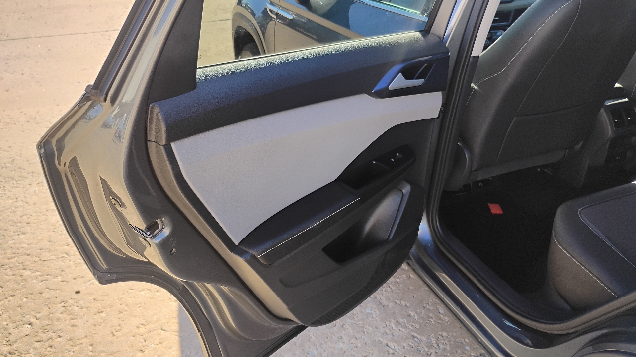 Volkswagen Taos SE FWD 2024