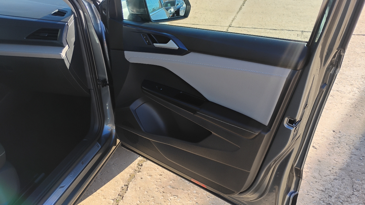 Volkswagen Taos SE FWD 2024
