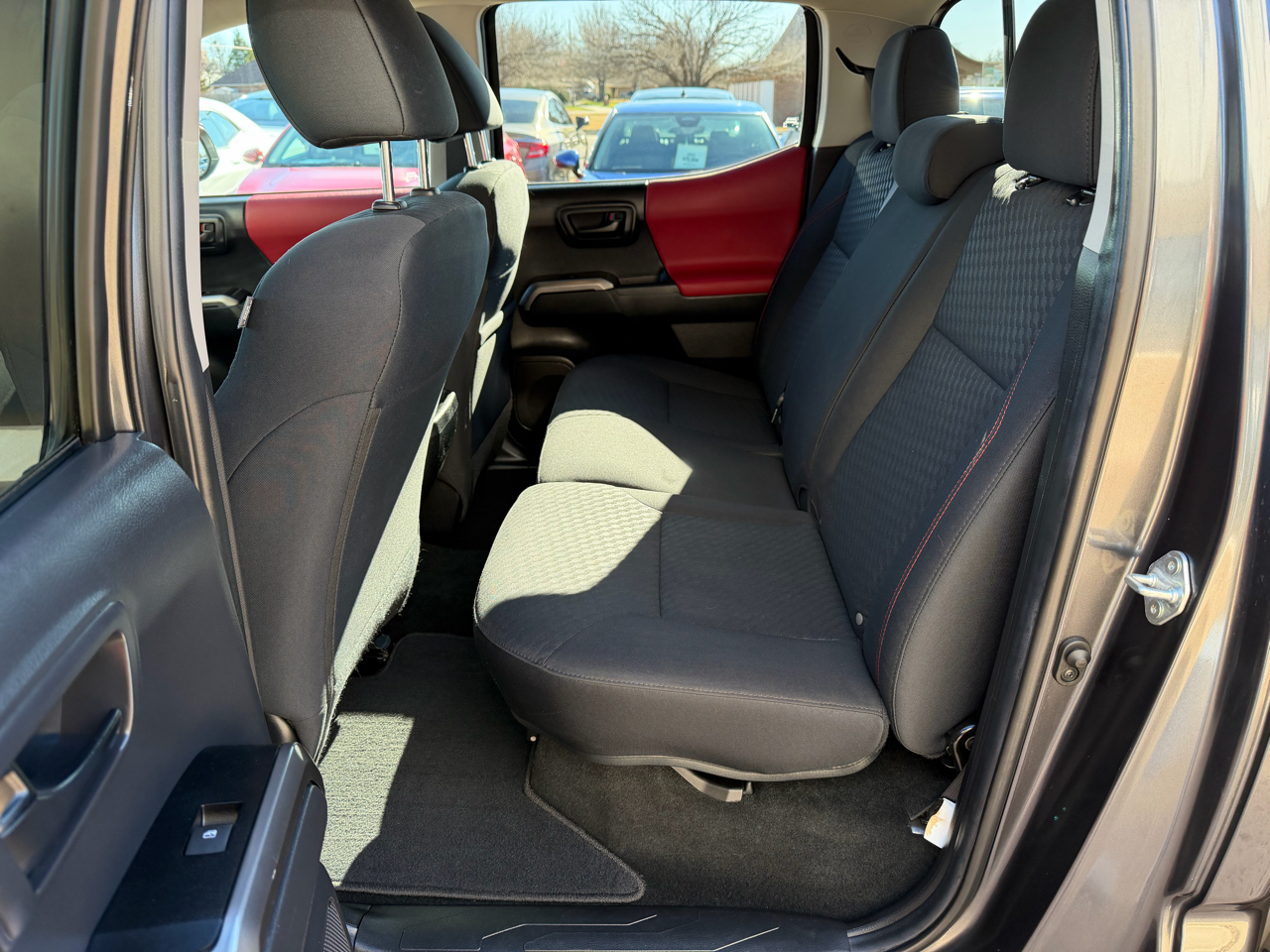 Toyota Tacoma 4WD SR5 Double Cab 5' Bed V6 AT (Natl) 2022