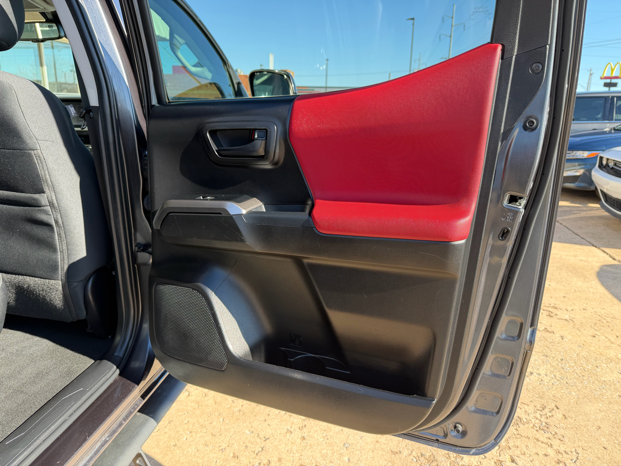 Toyota Tacoma 4WD SR5 Double Cab 5' Bed V6 AT (Natl) 2022